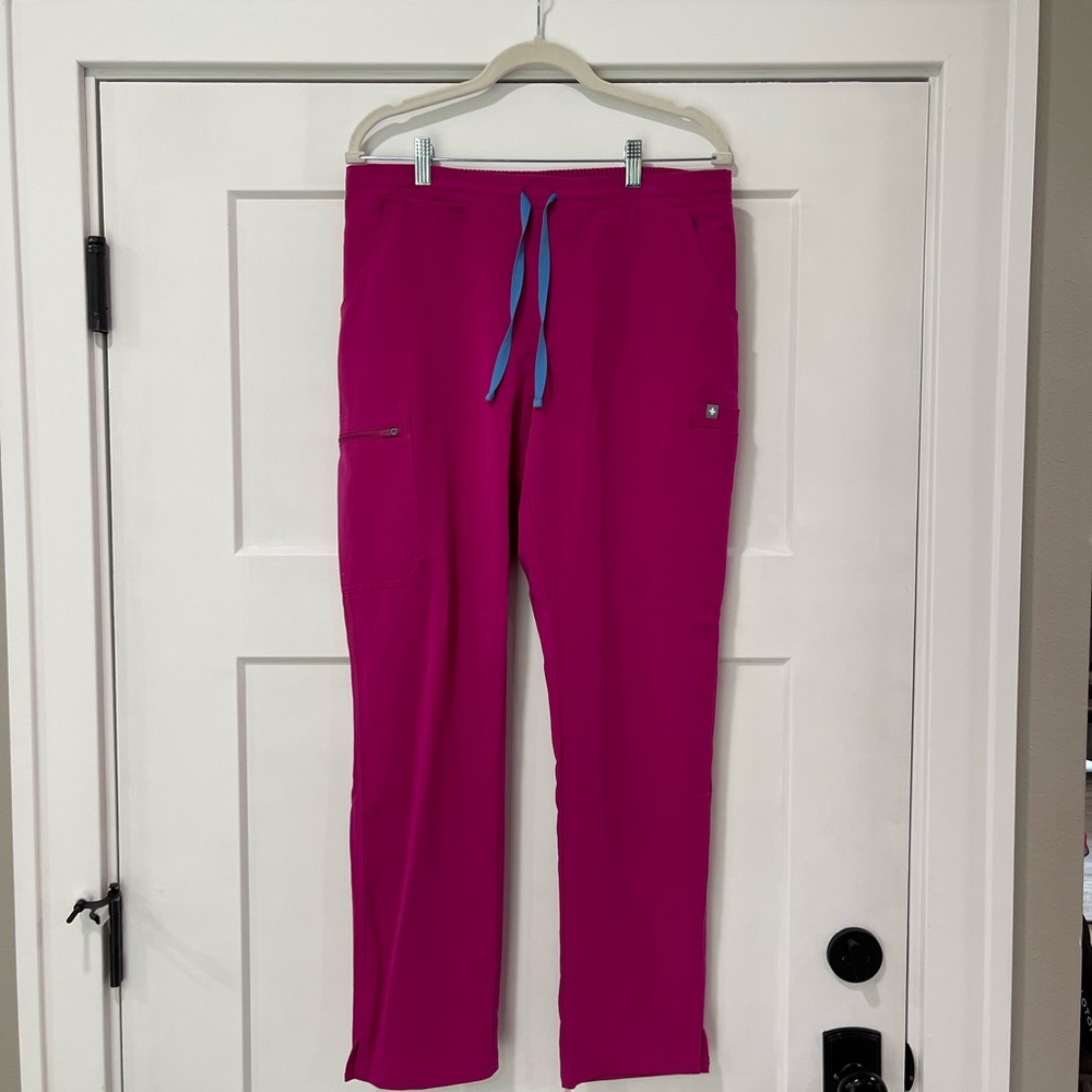 FIGS Raspberry Sorbet Yola Regular Waist Scrub Pants Size M